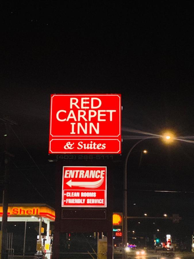 Red Carpet Inn & Suites YYC Exteriör bild